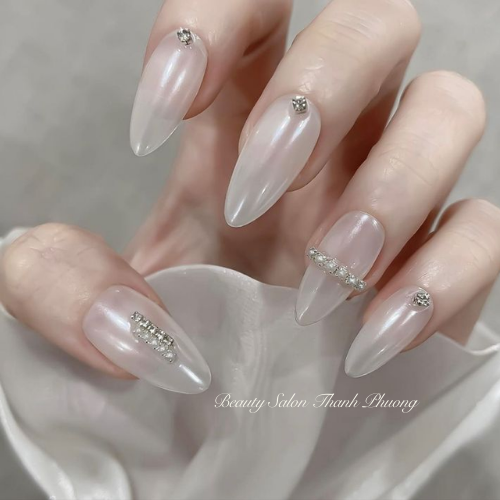 Nail tráng gương ngọc trai